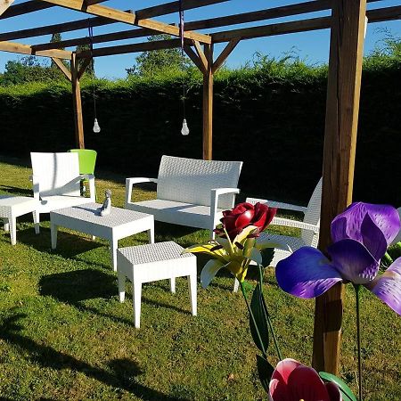 Les Essarts  Chez Val Et Fred 85 B&B 외부 사진